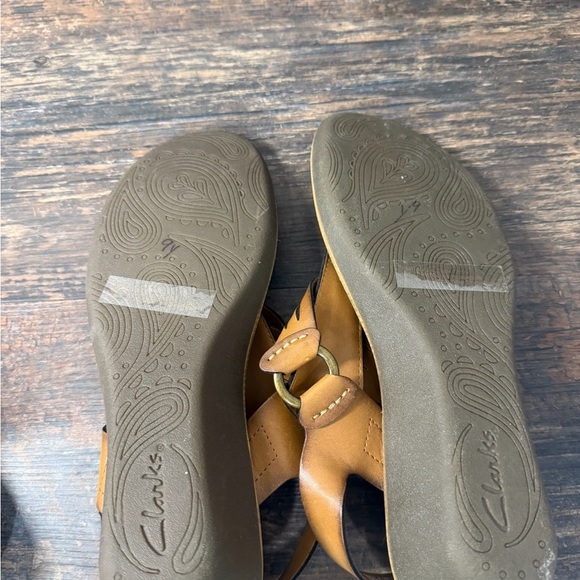 Clarks Brown Sandals with Rawhide Laces and Moccasin Stitching - Picture 5 of 5